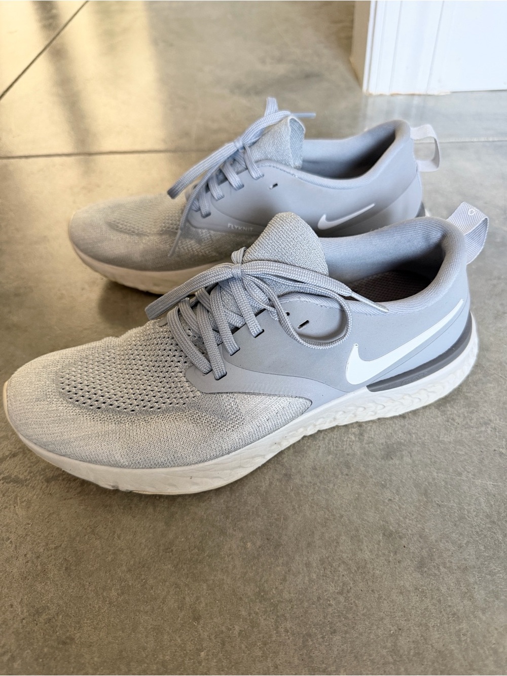 Nike Light Gray Lace-Up Men's Sneakers